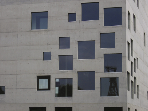 Design School Essen, a concrete construction with integrated active insulation.