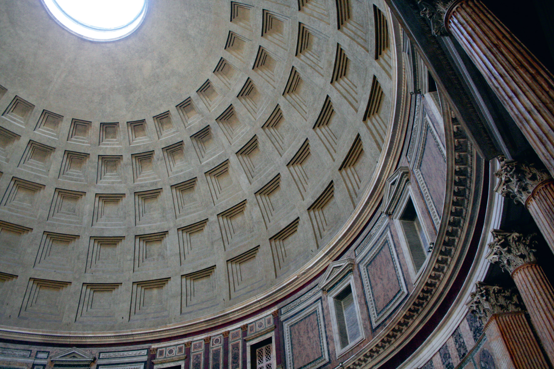 Pantheon Rome, View of the oculus. One of the first ‘concrete (opus caementitium)’ buildings.