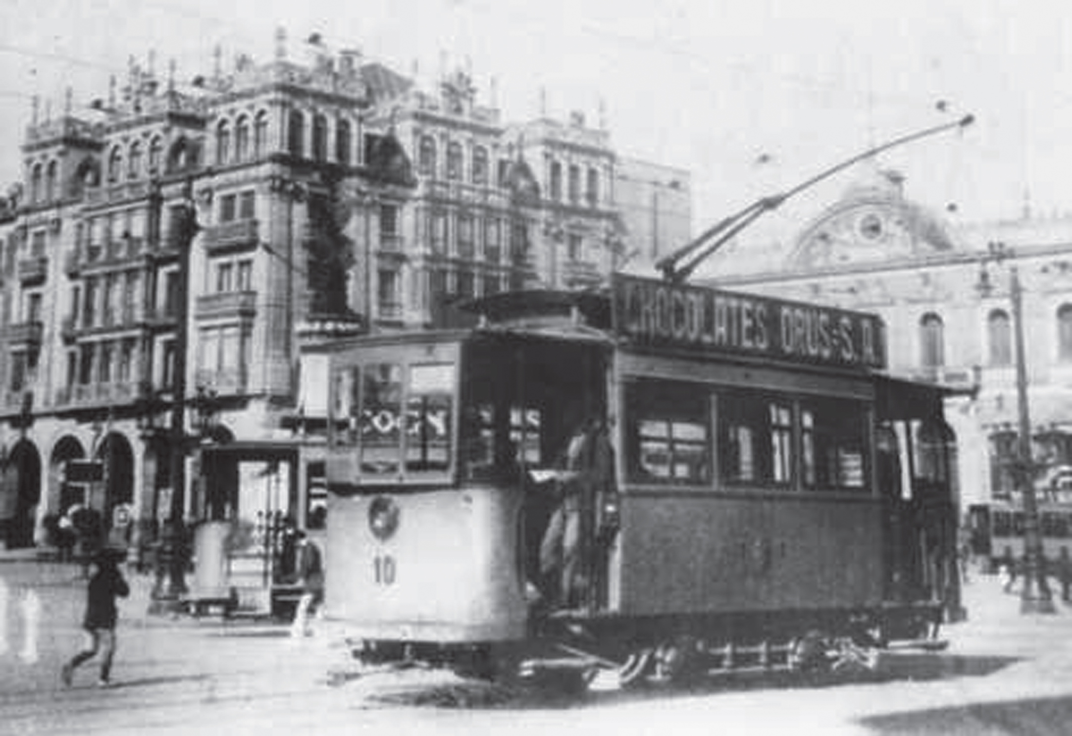 In February 1951, the Barcelona authorities announced a 40% rise in tram fares. Agitation against the rise began immediately. Around 97% of tram users joined the boycott on the first day, and by March 4 this figure had risen to 99%. Several days later the authorities caved and the old fares were reinstated. I was born the 8 of April of that year in Rambla Cataluña unaware that a tram line circulated in both directions.