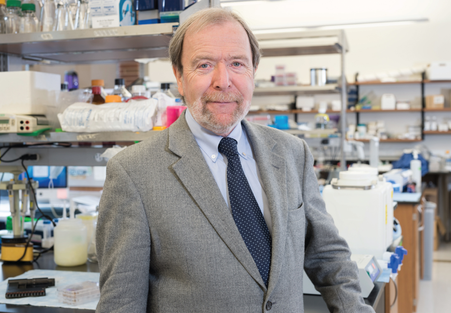 Photo: Peter Davies was always at home in his lab.